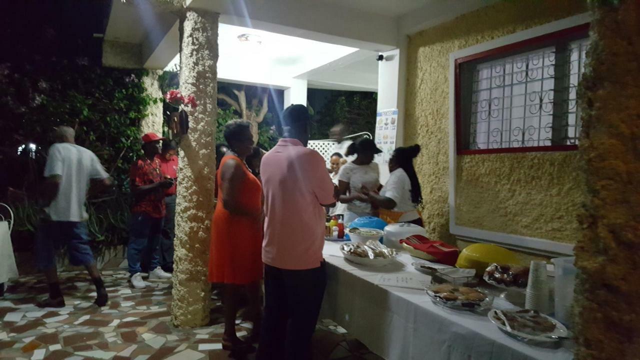 Rainbow Inn Grenville Bagian luar foto