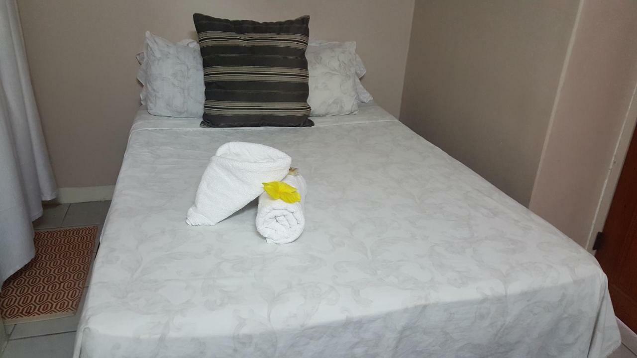 Rainbow Inn Grenville Bagian luar foto