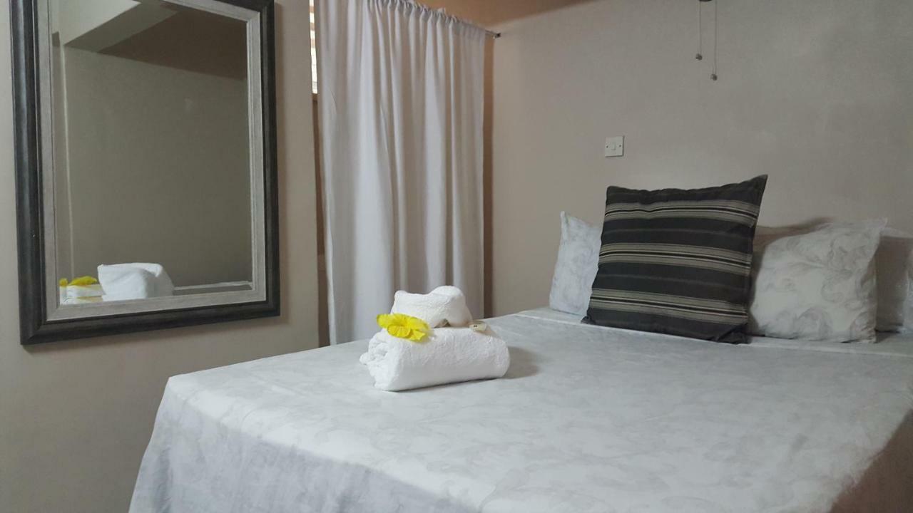 Rainbow Inn Grenville Bagian luar foto