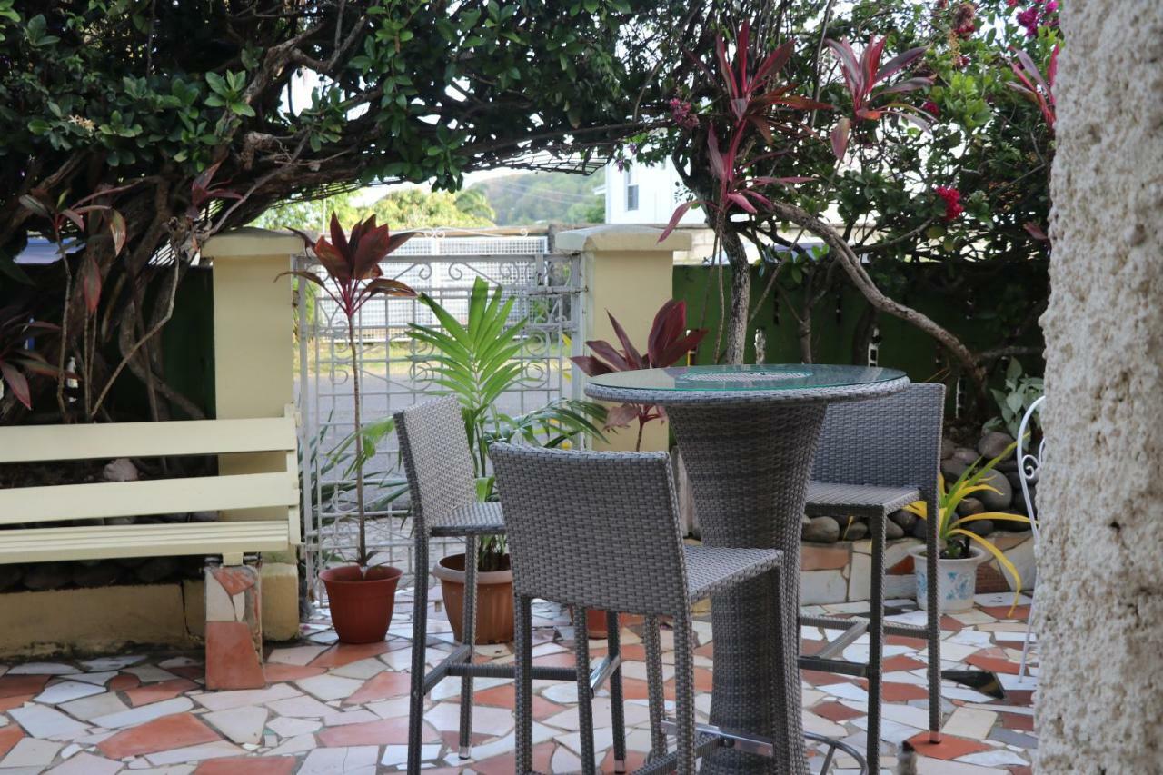 Rainbow Inn Grenville Bagian luar foto