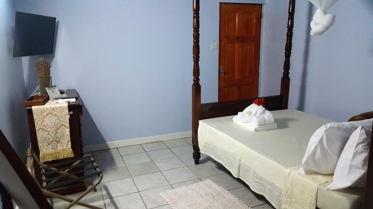 Rainbow Inn Grenville Bagian luar foto